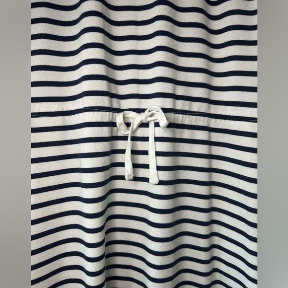 Old Navy short-sleeve sweatshirt dress - Picture 3 of 6